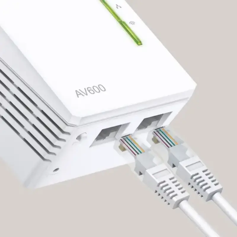 Picture of TP-Link TL-WPA4220 TKIT (UK) Powerline Wi-Fi 3-Pack KIT